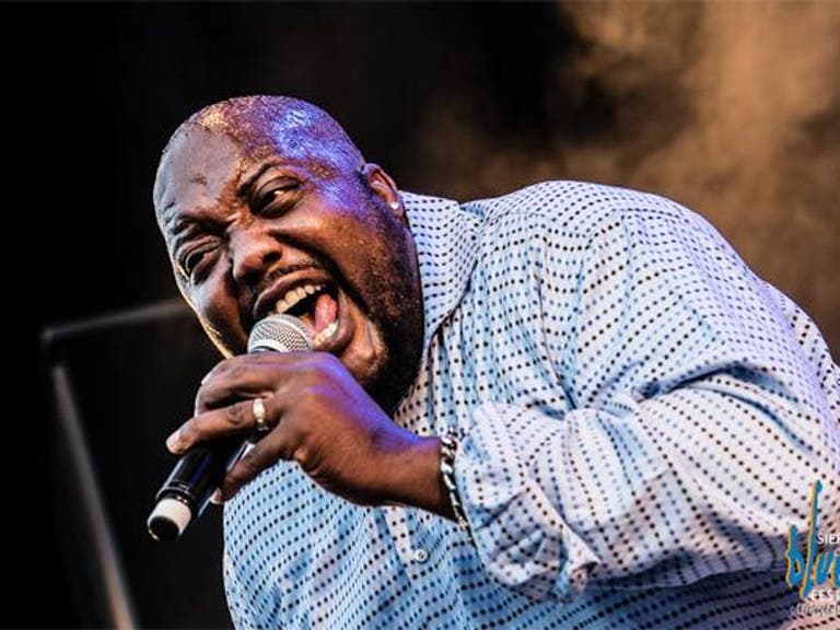 Sugaray Rayford peforms at The Mint on NYE 2020